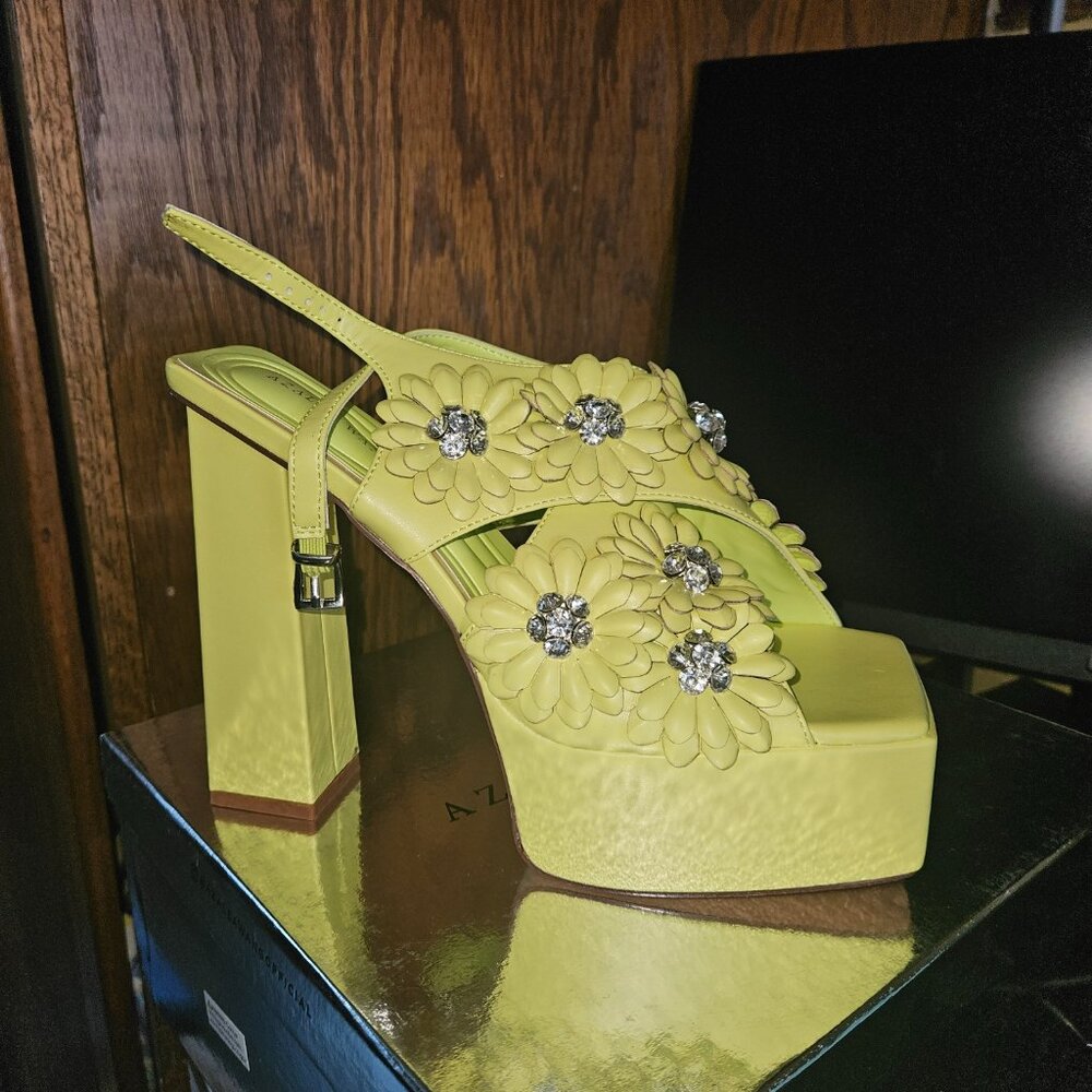 AZALEA WANG CORRA LIME FLORAL EMBELLISHED CHUNKY PLATFORM SANDAL - 10